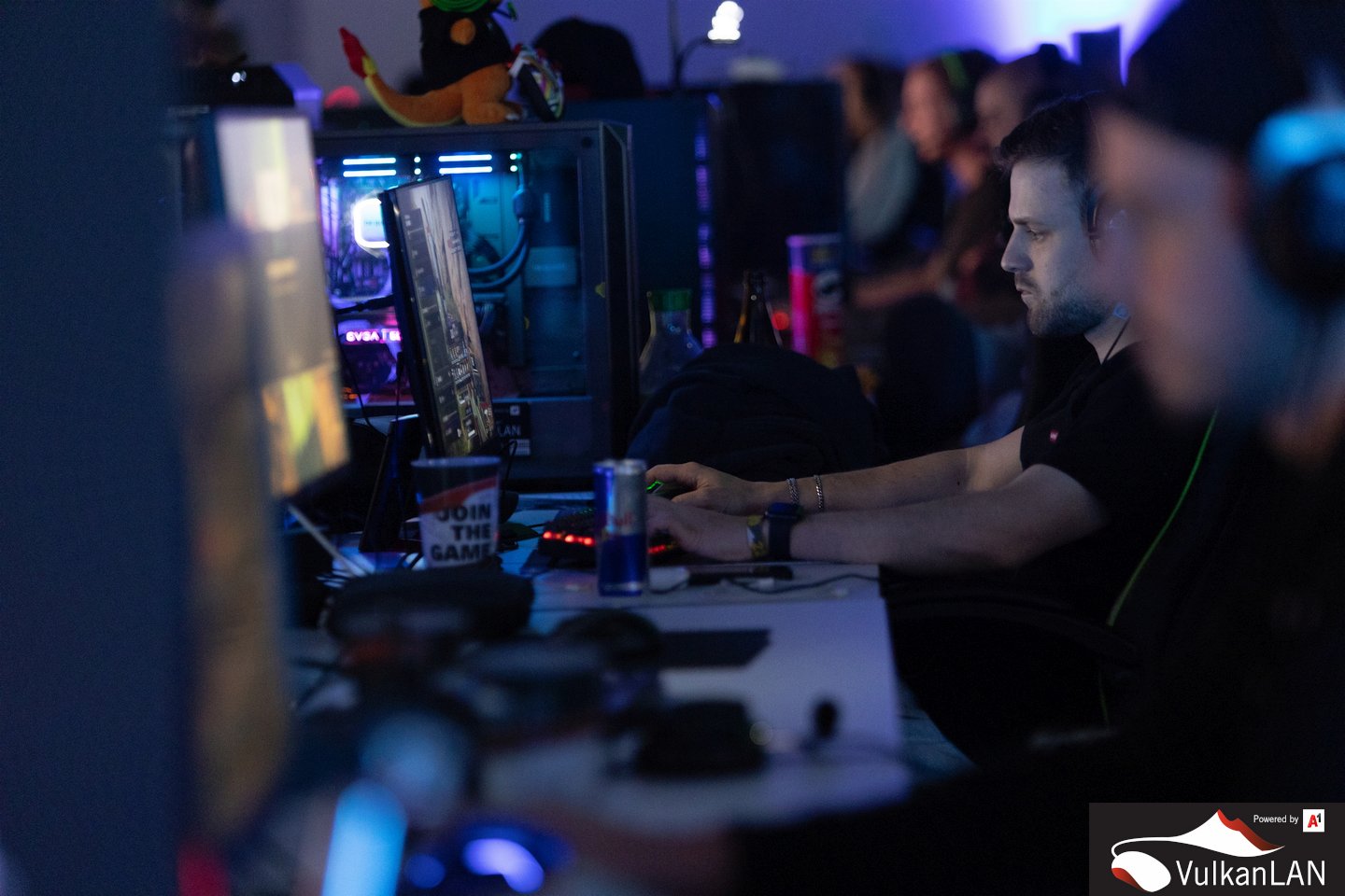 VulkanLAN2022 20221028 (c)dunkellicht photo 007 0003 LAN Teilnehmer
